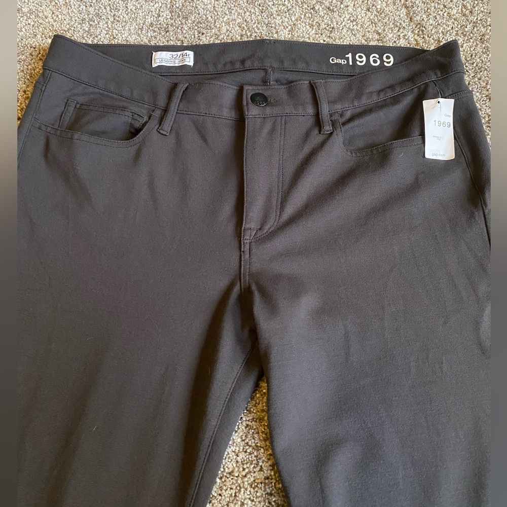 New NWT Gap 1969 Women’s size 32 / 14 Soft Stretch Charcoal Gray Legging Jeans
